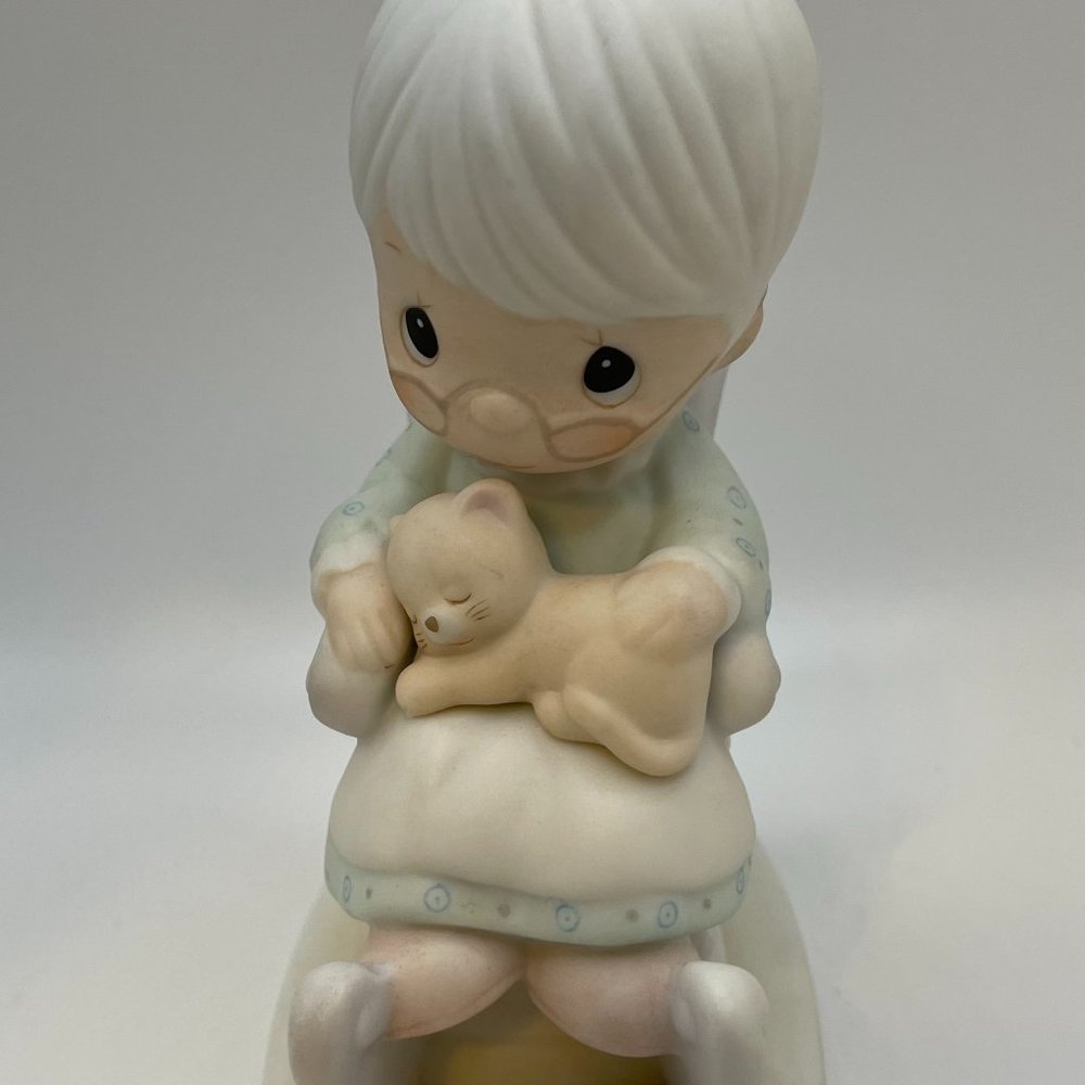 Precious Moments Figurine E-3109 The Purr-fect Grandma